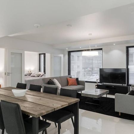 Sleek And Spacious 3 Bedroom Apartment In City Centre Helsinki Buitenkant foto
