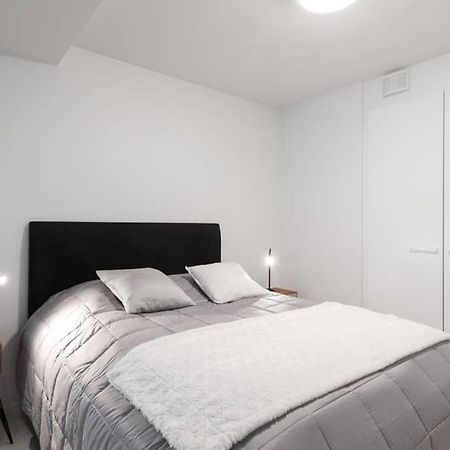 Sleek And Spacious 3 Bedroom Apartment In City Centre Helsinki Buitenkant foto
