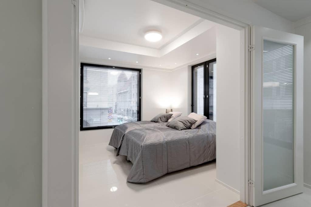 Sleek And Spacious 3 Bedroom Apartment In City Centre Helsinki Buitenkant foto