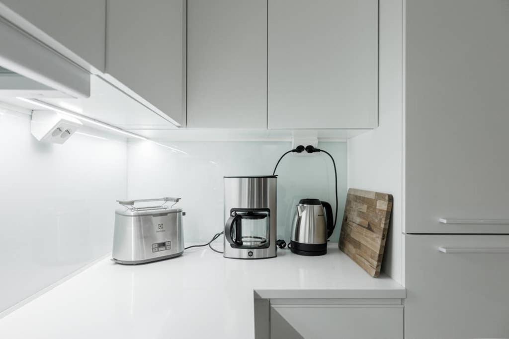 Sleek And Spacious 3 Bedroom Apartment In City Centre Helsinki Buitenkant foto
