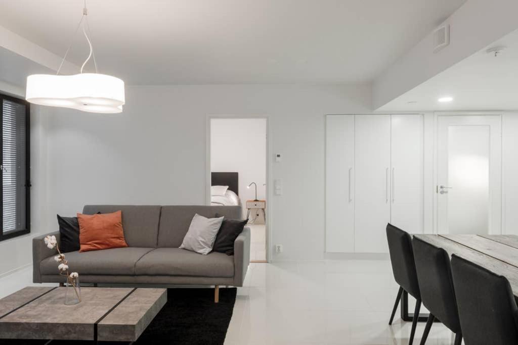 Sleek And Spacious 3 Bedroom Apartment In City Centre Helsinki Buitenkant foto